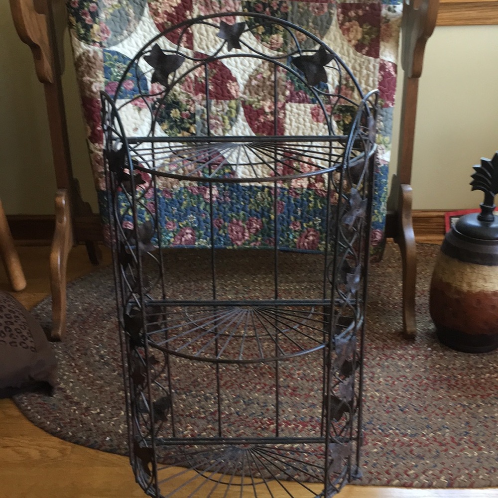 3 tier cast iron-like sit or hang cute shelf w/ivy